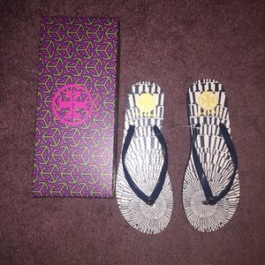 Tory Burch Navy Flip flops NWT Size 7